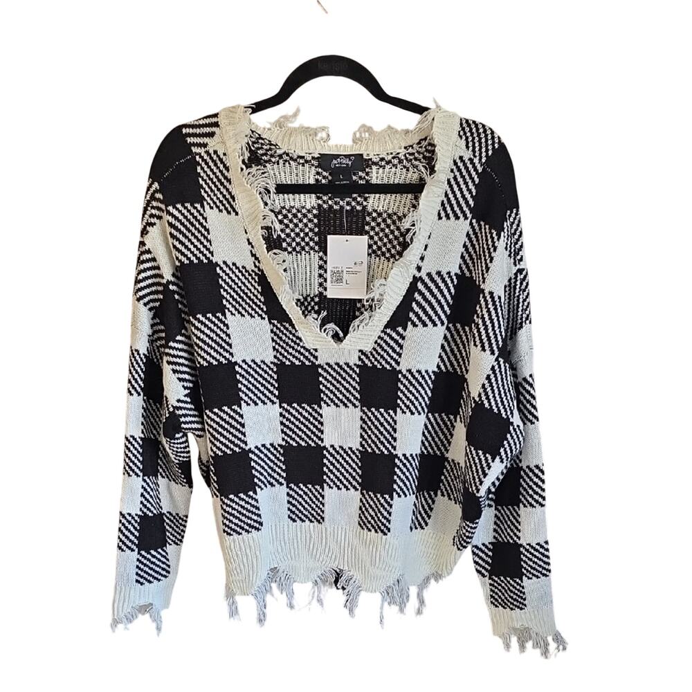 Just Polly Black and White Buffalo Plaid V-Neck Distressed Crop Sweater NWT
